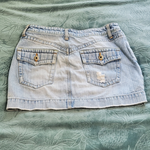 Guess Jean Skirt - Picture 2 of 3
